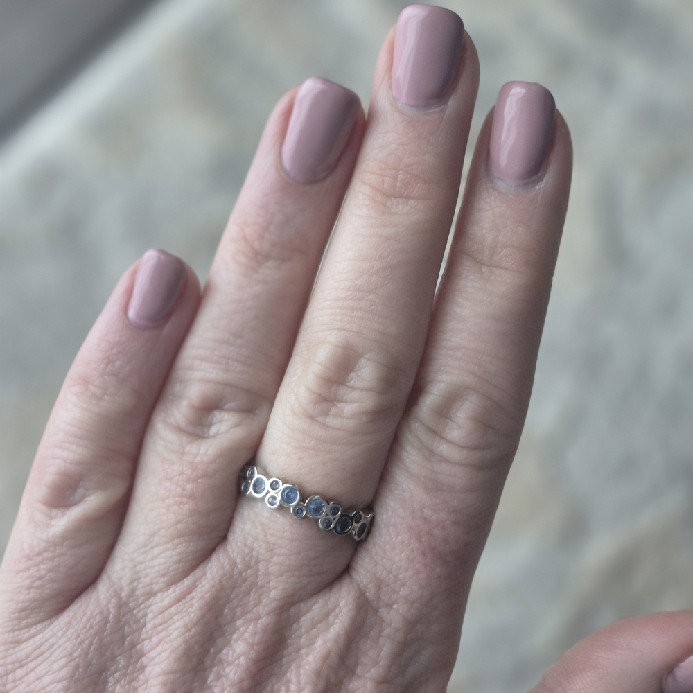 Chic Silver Ring With Blue Highlights - image 1